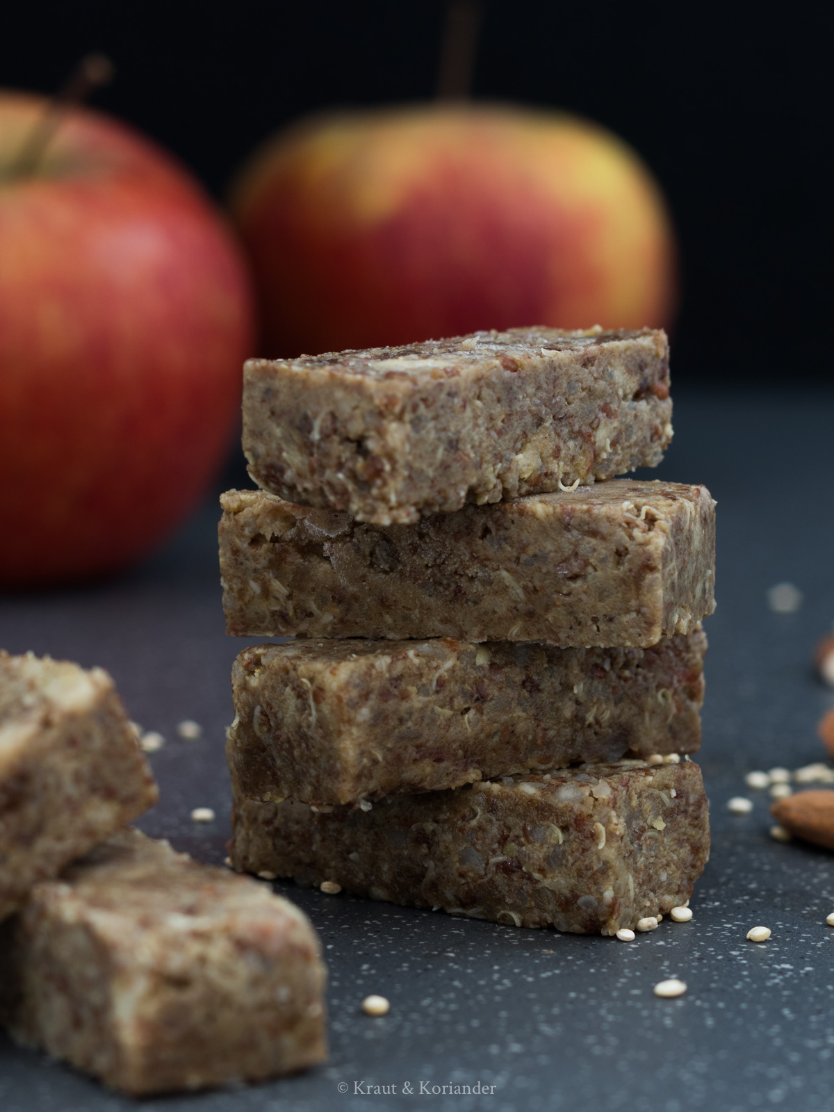 Energieriegel mit Apfel und Quinoa