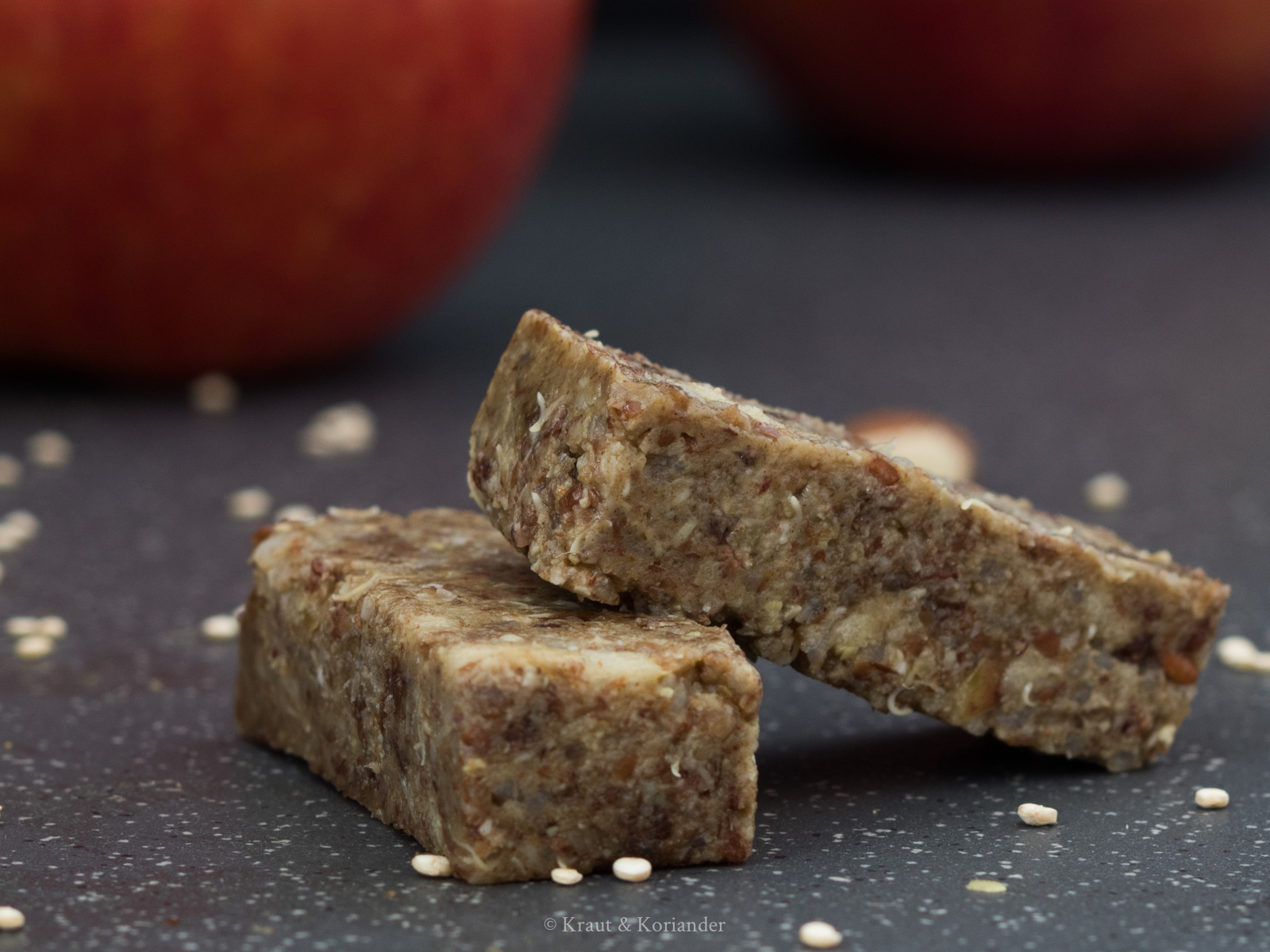 Energieriegel mit Apfel und Quinoa