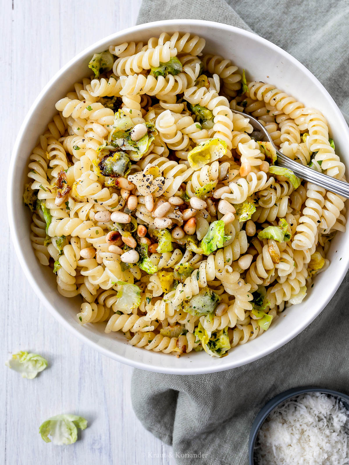 Scharfe Pasta mit gerösteten Kohlsprossen