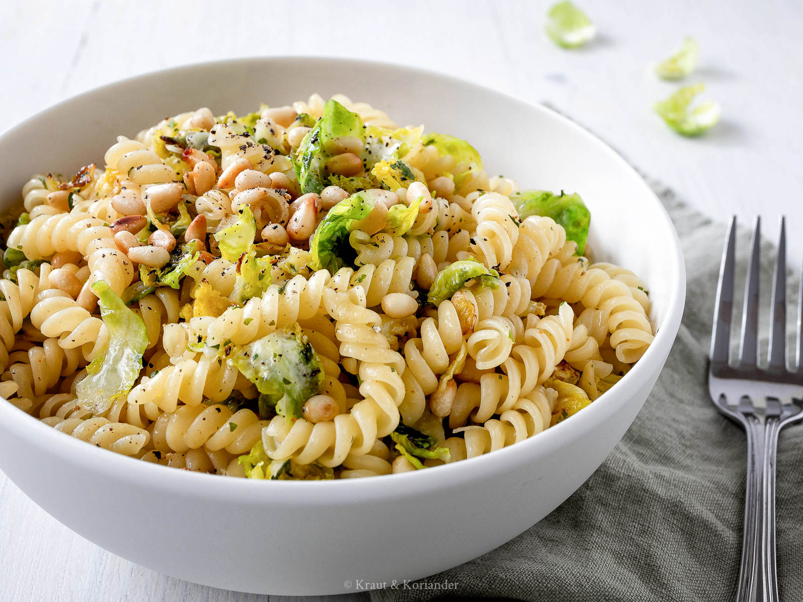 Scharfe Pasta mit gerösteten Kohlsprossen