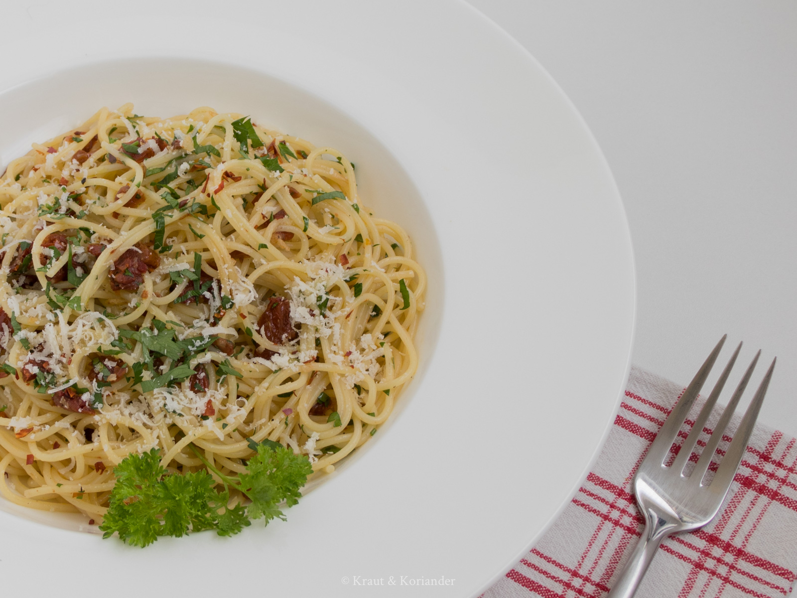 Spaghetti mit Chili und getrockneten Tomaten